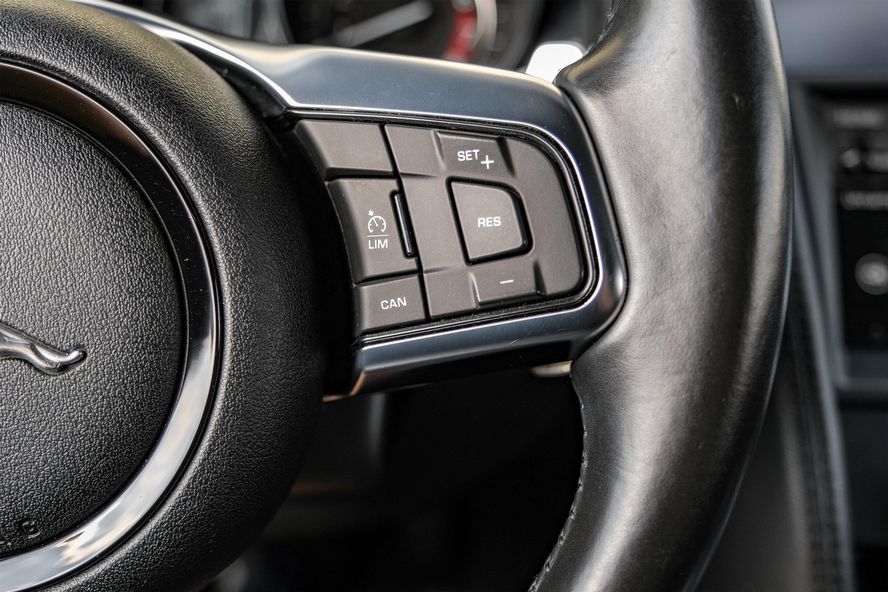 Jaguar F-Type Vehicle Main Gallery Image 16