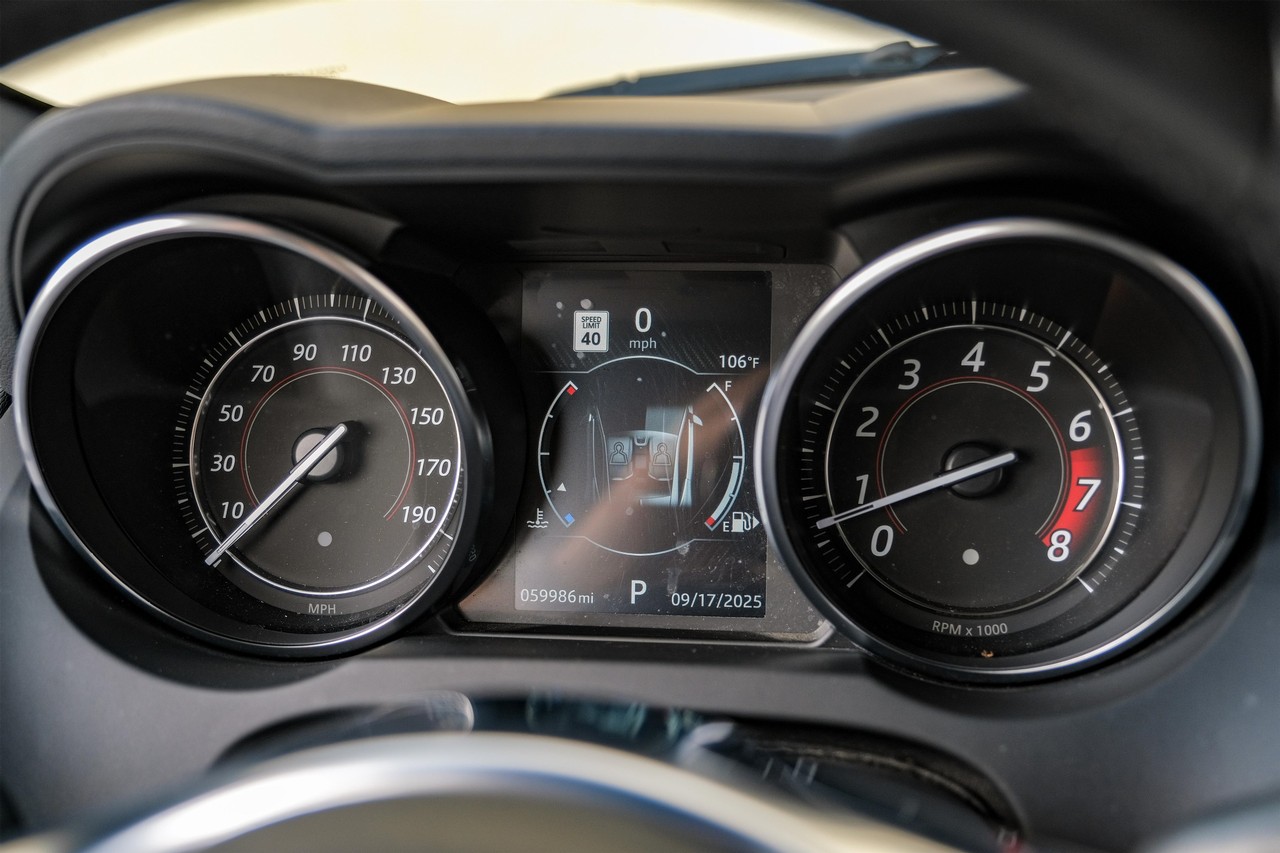 Jaguar F-Type Vehicle Main Gallery Image 17
