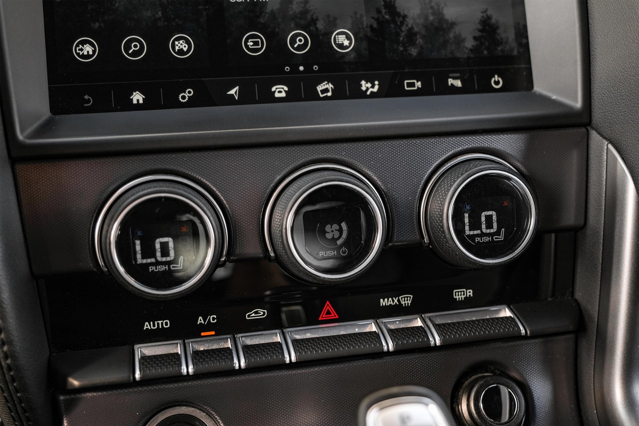 Jaguar F-Type Vehicle Main Gallery Image 25