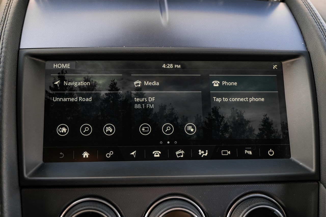 Jaguar F-Type Vehicle Main Gallery Image 26