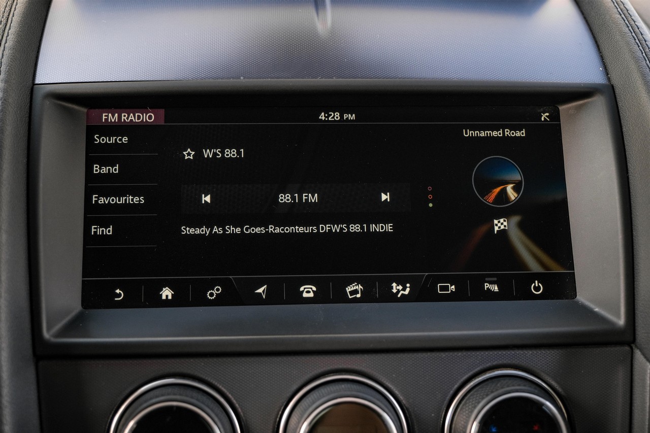 Jaguar F-Type Vehicle Main Gallery Image 28