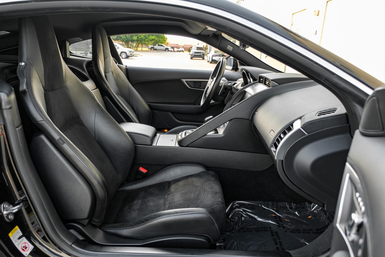 Jaguar F-Type Vehicle Main Gallery Image 30