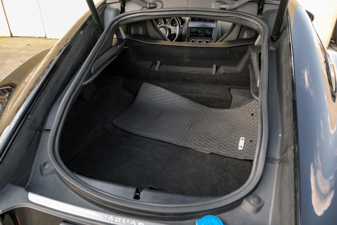 Jaguar F-Type Vehicle Main Gallery Image 39