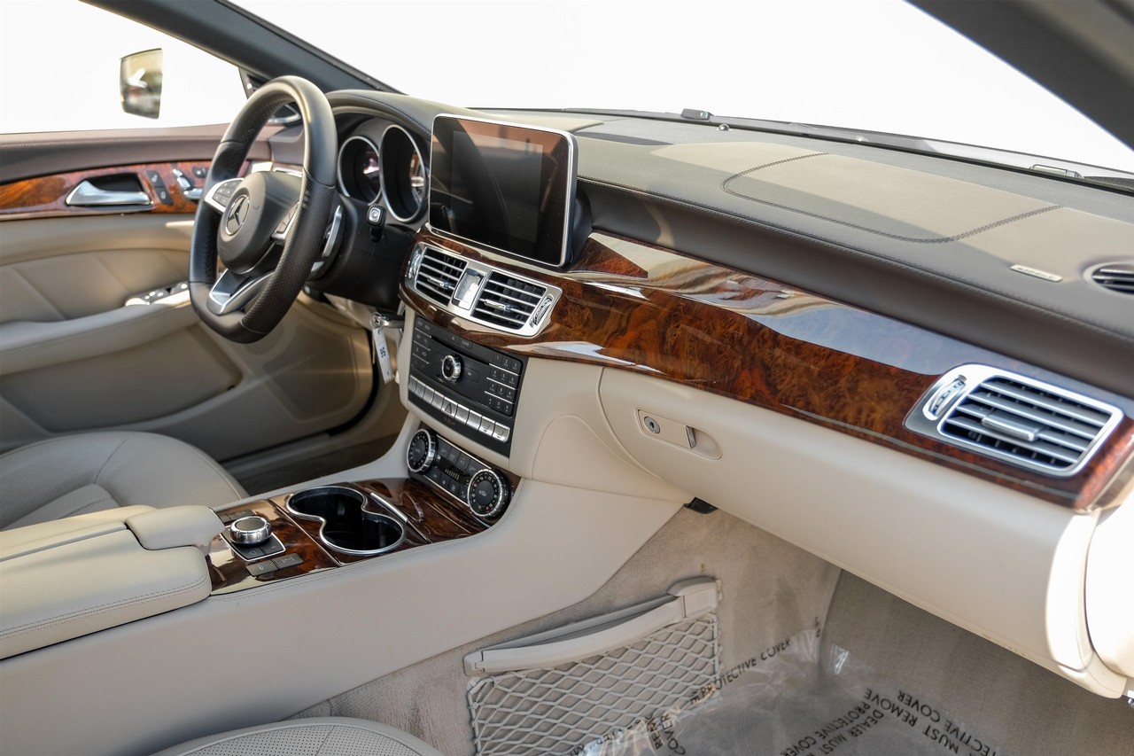 Mercedes-Benz CLS Vehicle Main Gallery Image 13
