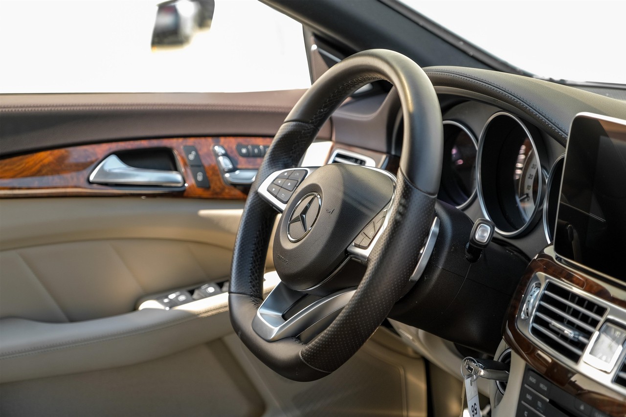 Mercedes-Benz CLS Vehicle Main Gallery Image 14
