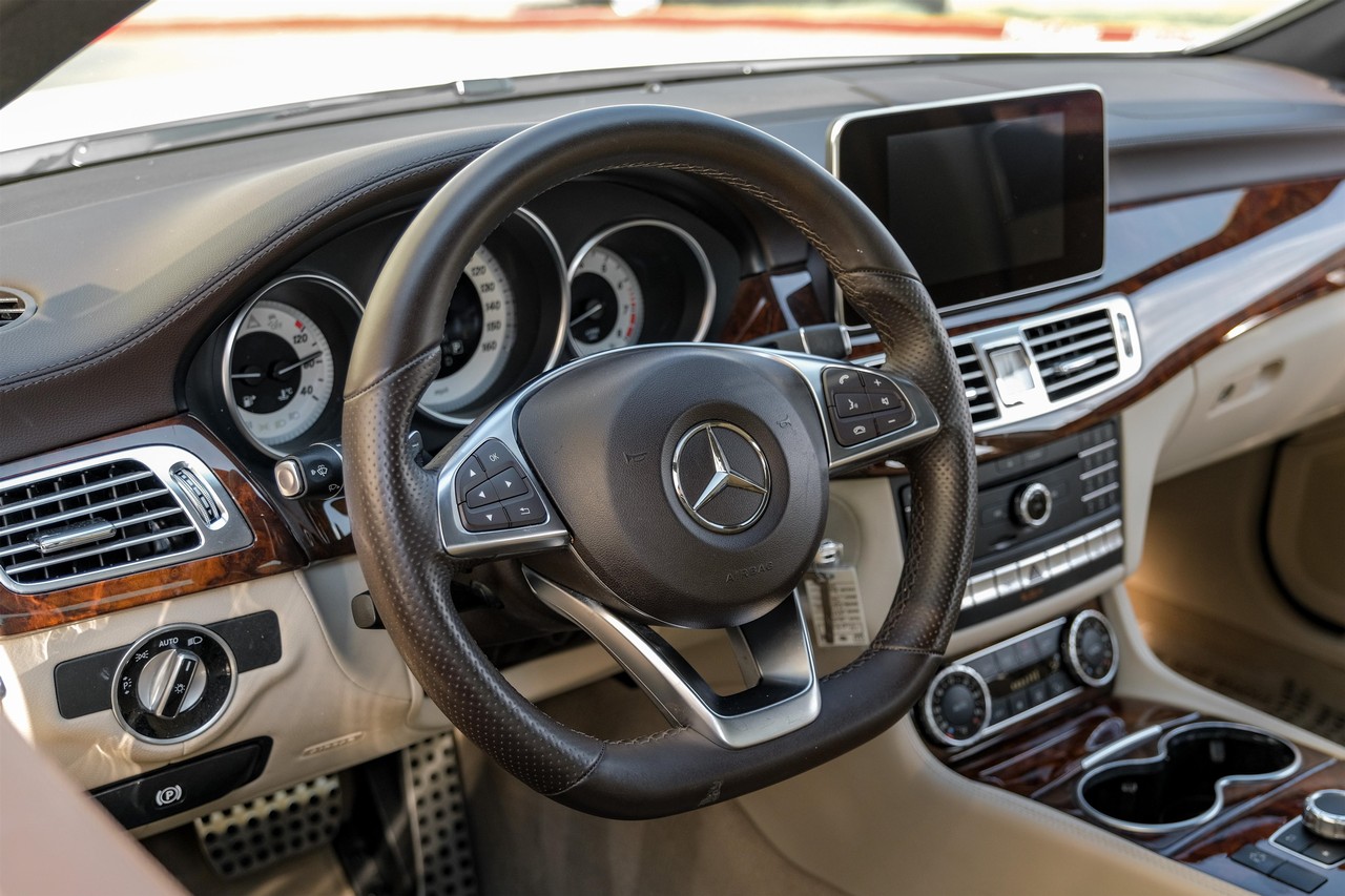 Mercedes-Benz CLS Vehicle Main Gallery Image 16
