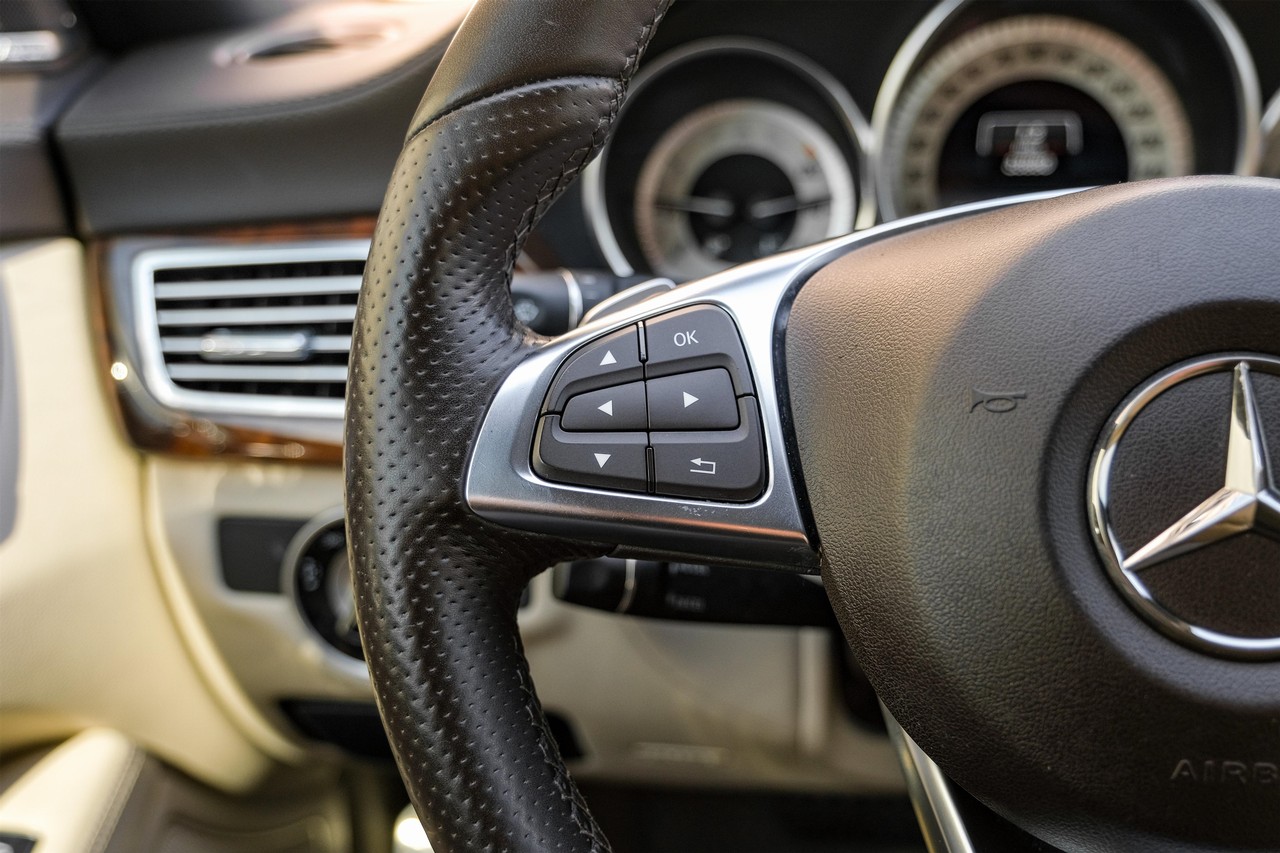 Mercedes-Benz CLS Vehicle Main Gallery Image 17