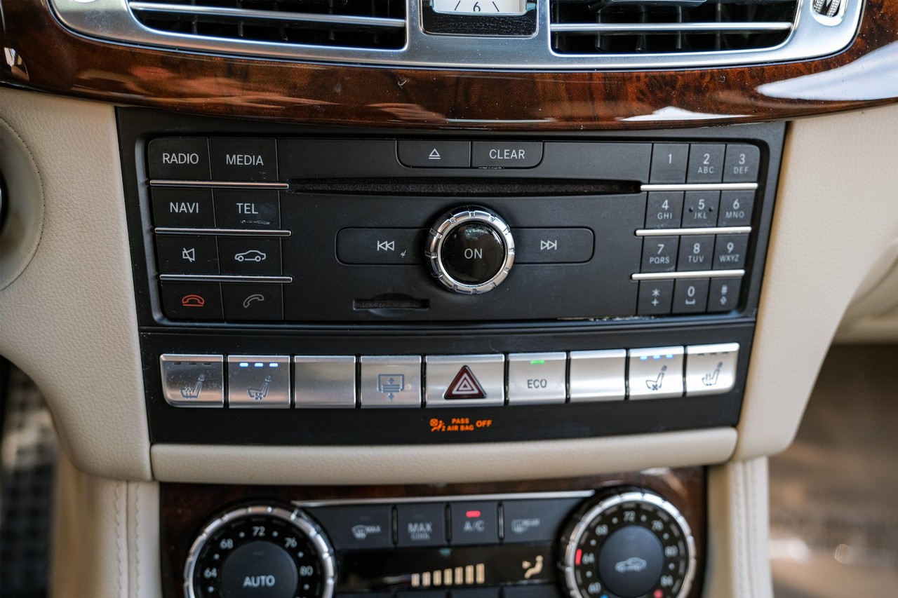 Mercedes-Benz CLS Vehicle Main Gallery Image 26