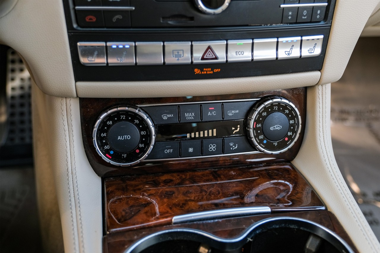 Mercedes-Benz CLS Vehicle Main Gallery Image 27