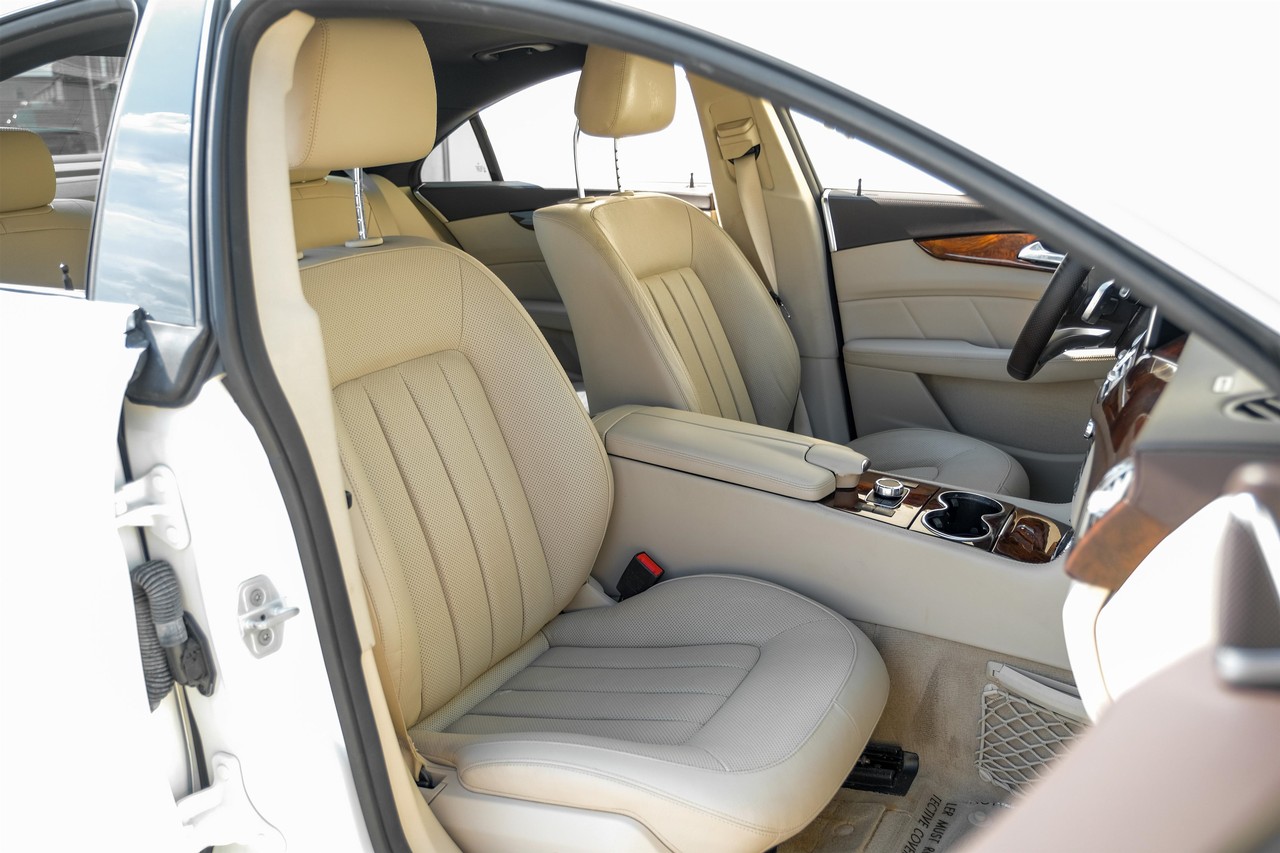 Mercedes-Benz CLS Vehicle Main Gallery Image 33