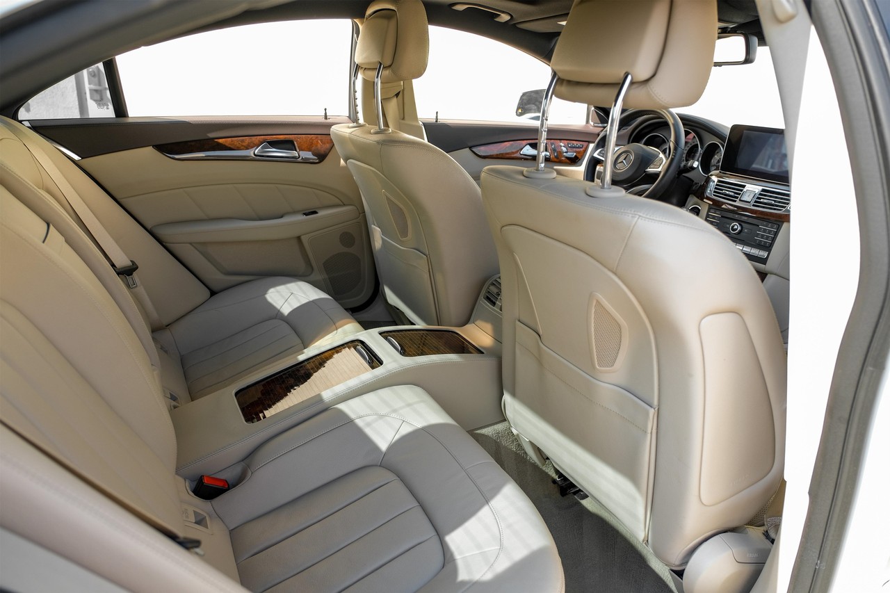 Mercedes-Benz CLS Vehicle Main Gallery Image 34