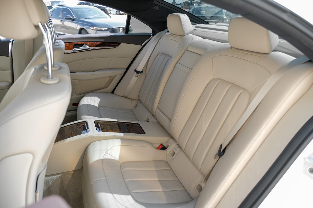Mercedes-Benz CLS Vehicle Main Gallery Image 36