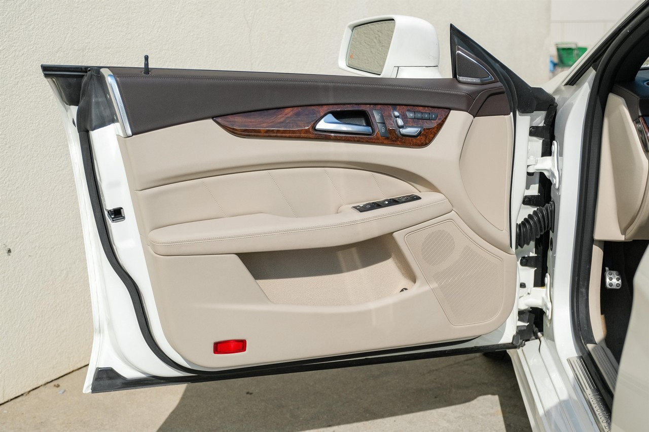 Mercedes-Benz CLS Vehicle Main Gallery Image 39