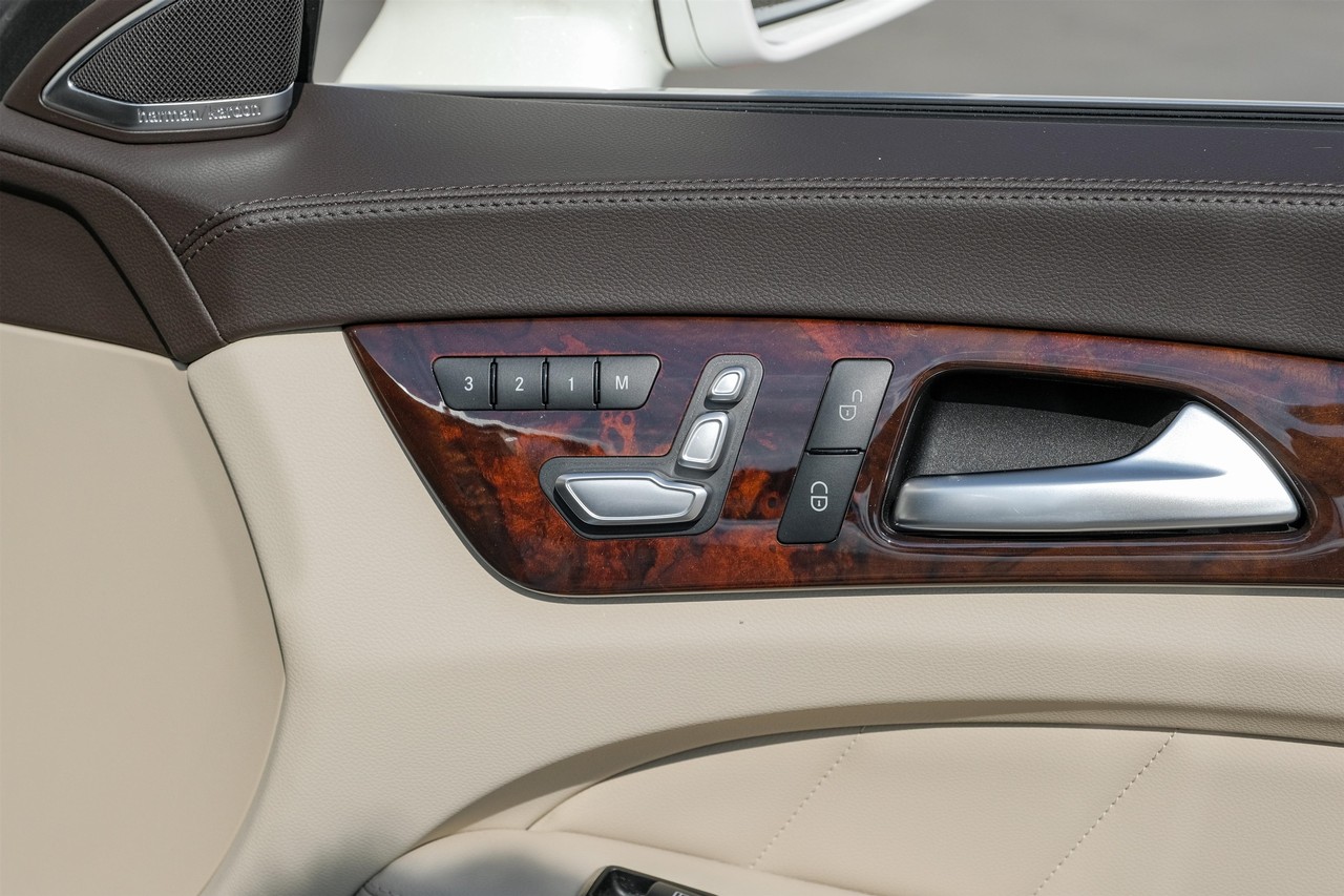 Mercedes-Benz CLS Vehicle Main Gallery Image 41