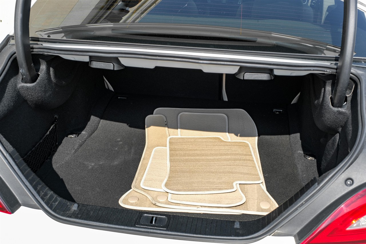 Mercedes-Benz CLS Vehicle Main Gallery Image 47