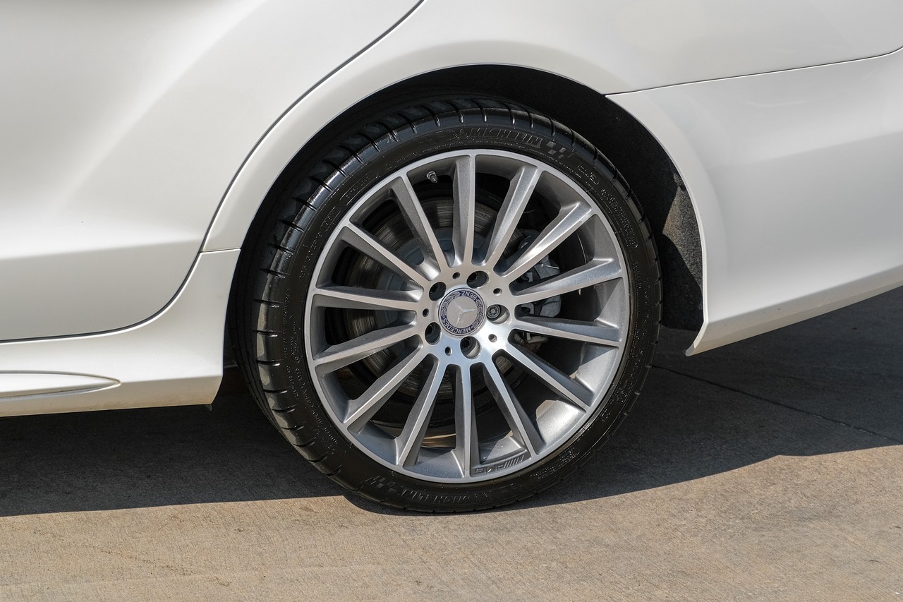 Mercedes-Benz CLS Vehicle Main Gallery Image 52
