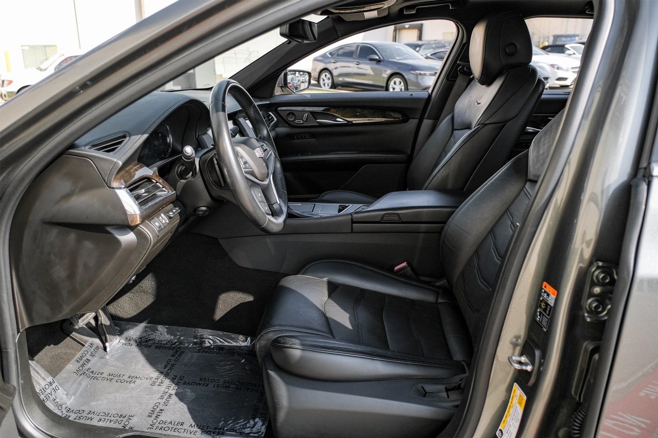 Cadillac CT6 Vehicle Main Gallery Image 04