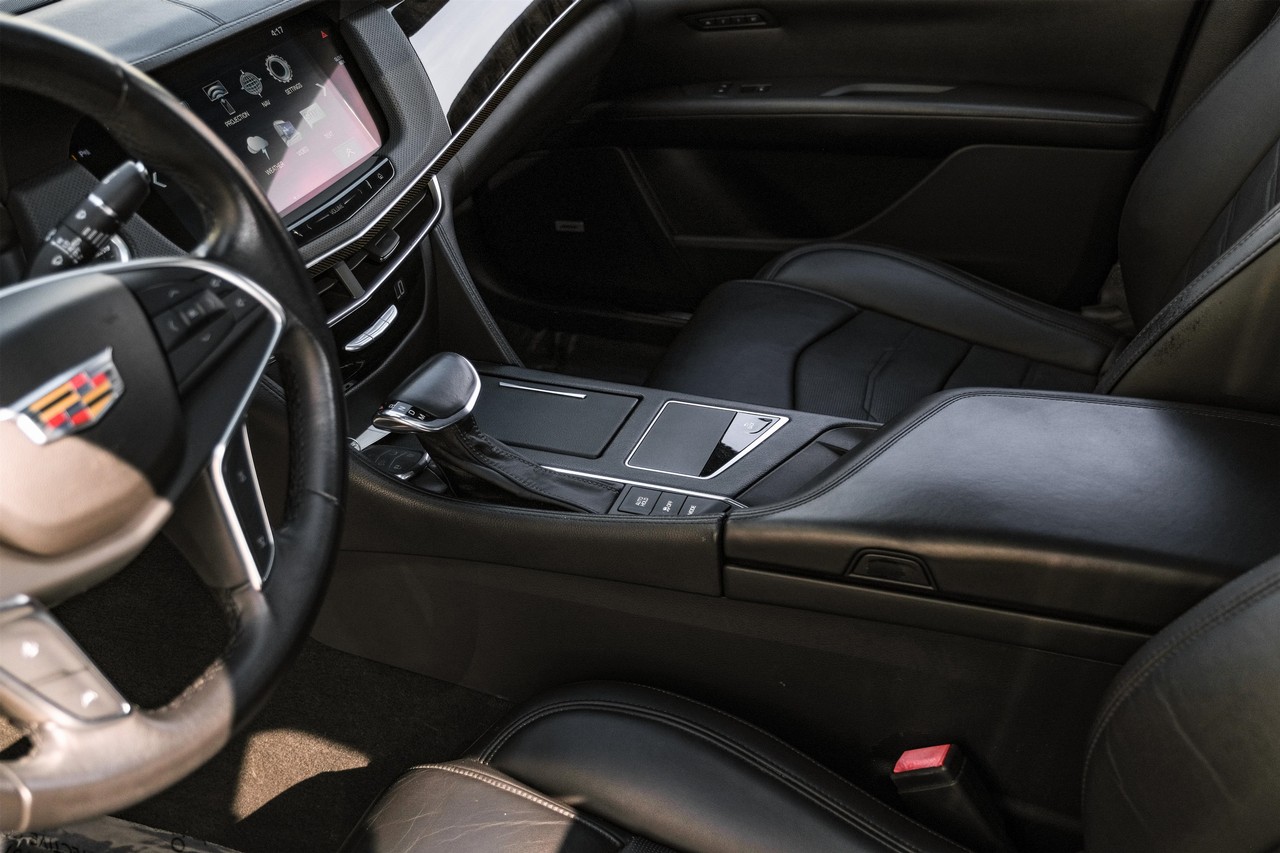 Cadillac CT6 Vehicle Main Gallery Image 24