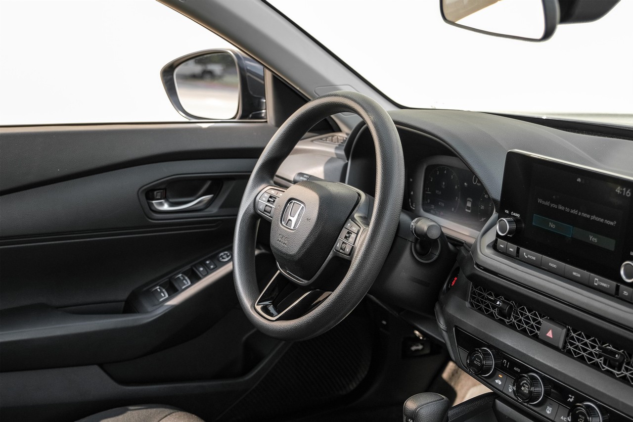 Honda Accord Vehicle Main Gallery Image 13