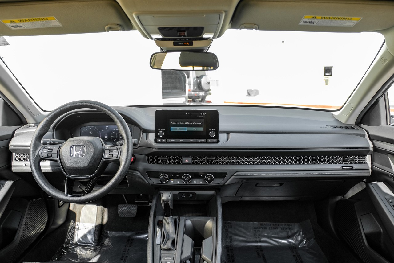 Honda Accord Vehicle Main Gallery Image 14