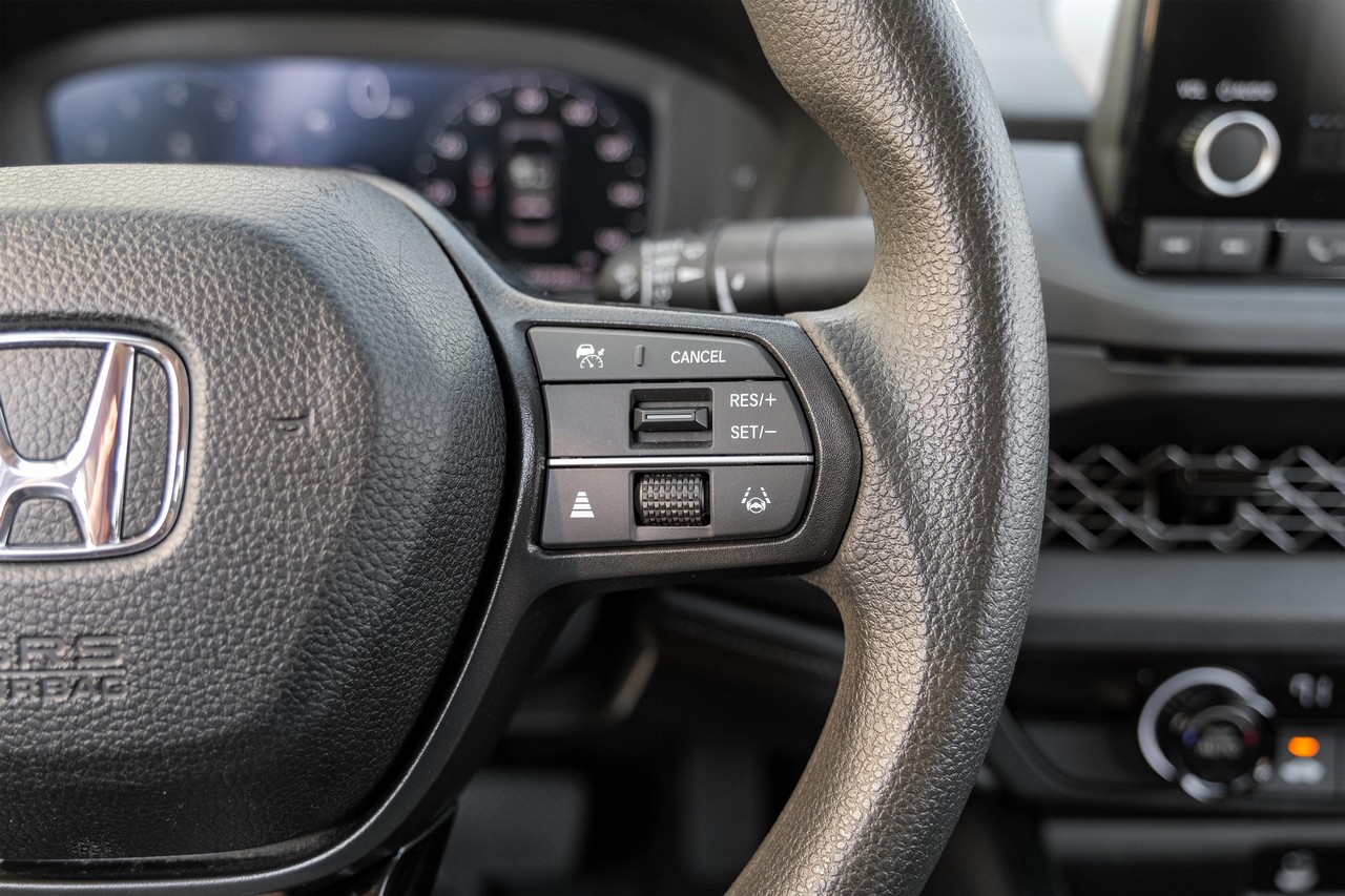 Honda Accord Vehicle Main Gallery Image 17