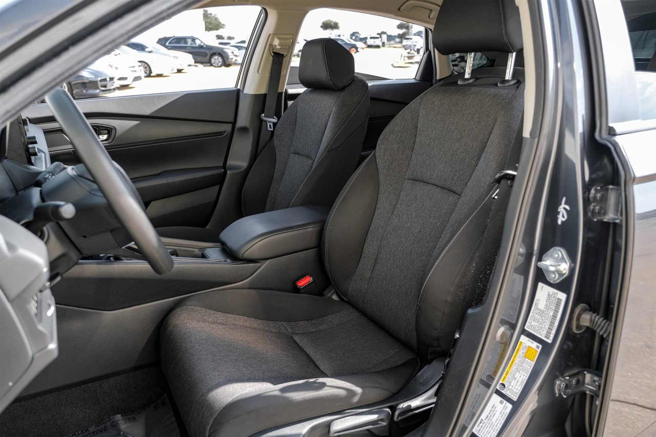 Honda Accord Vehicle Main Gallery Image 30