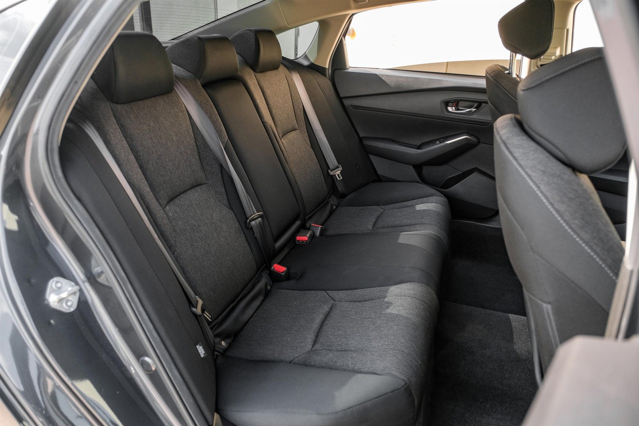 Honda Accord Vehicle Main Gallery Image 33