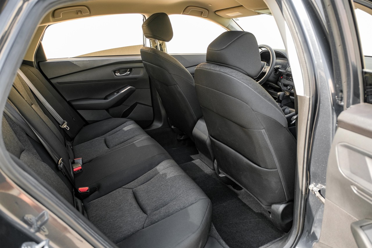 Honda Accord Vehicle Main Gallery Image 34