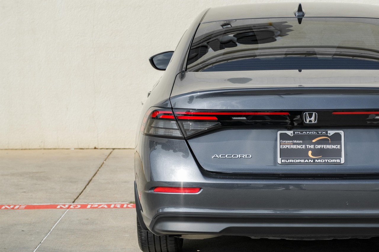 Honda Accord Vehicle Main Gallery Image 45