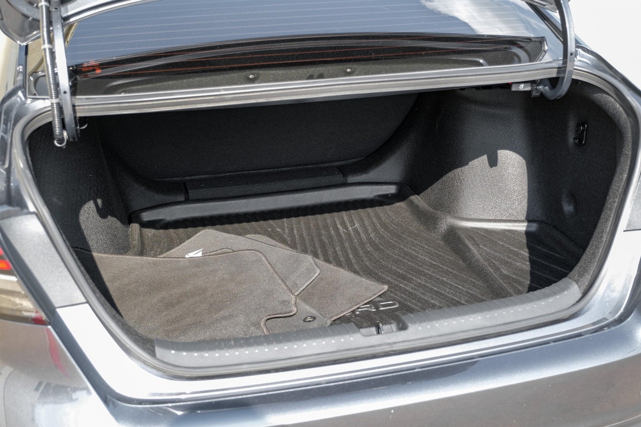 Honda Accord Vehicle Main Gallery Image 47