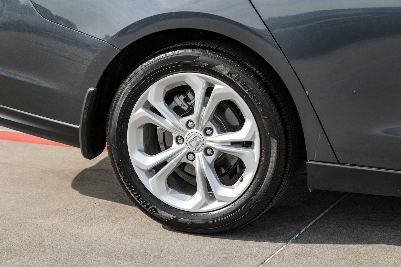 Honda Accord Vehicle Main Gallery Image 48