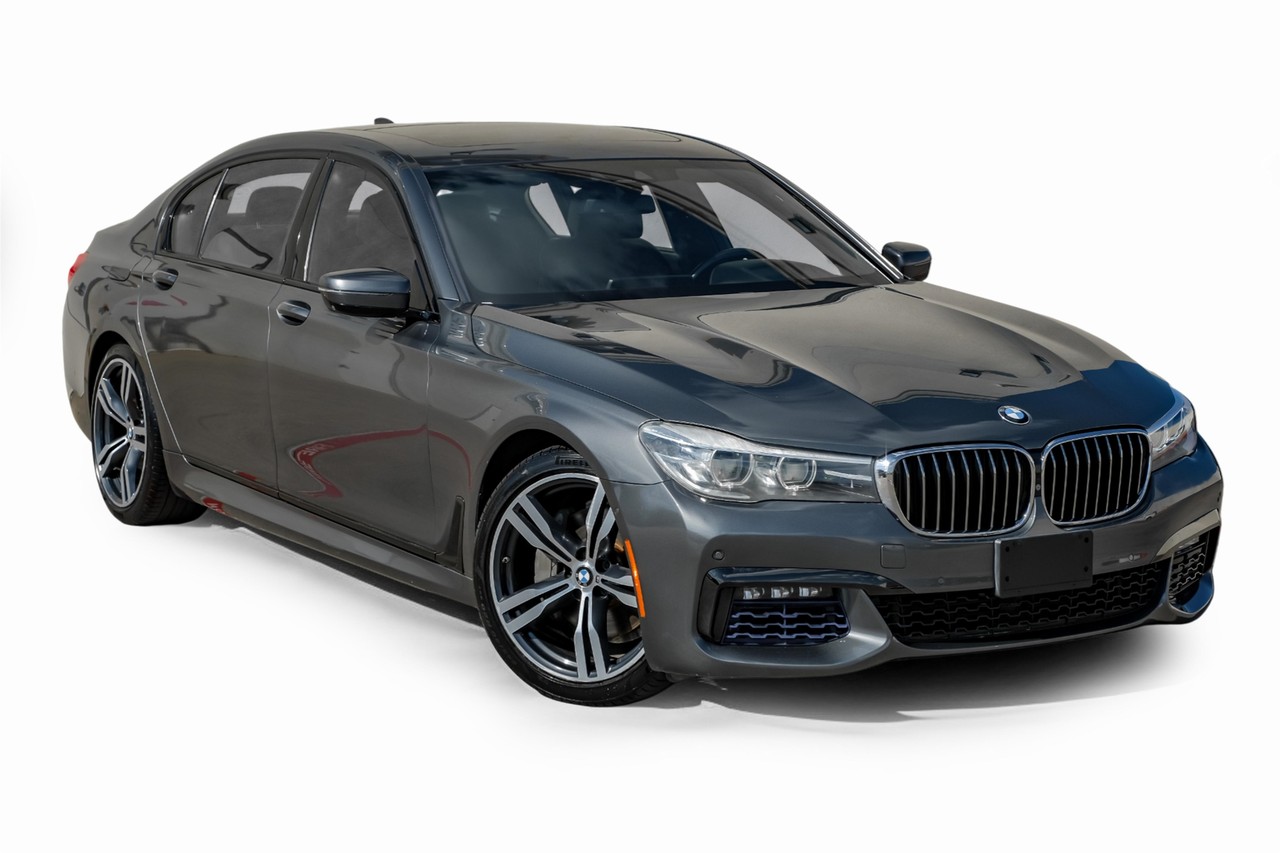 BMW 740i Vehicle Main Gallery Image 07