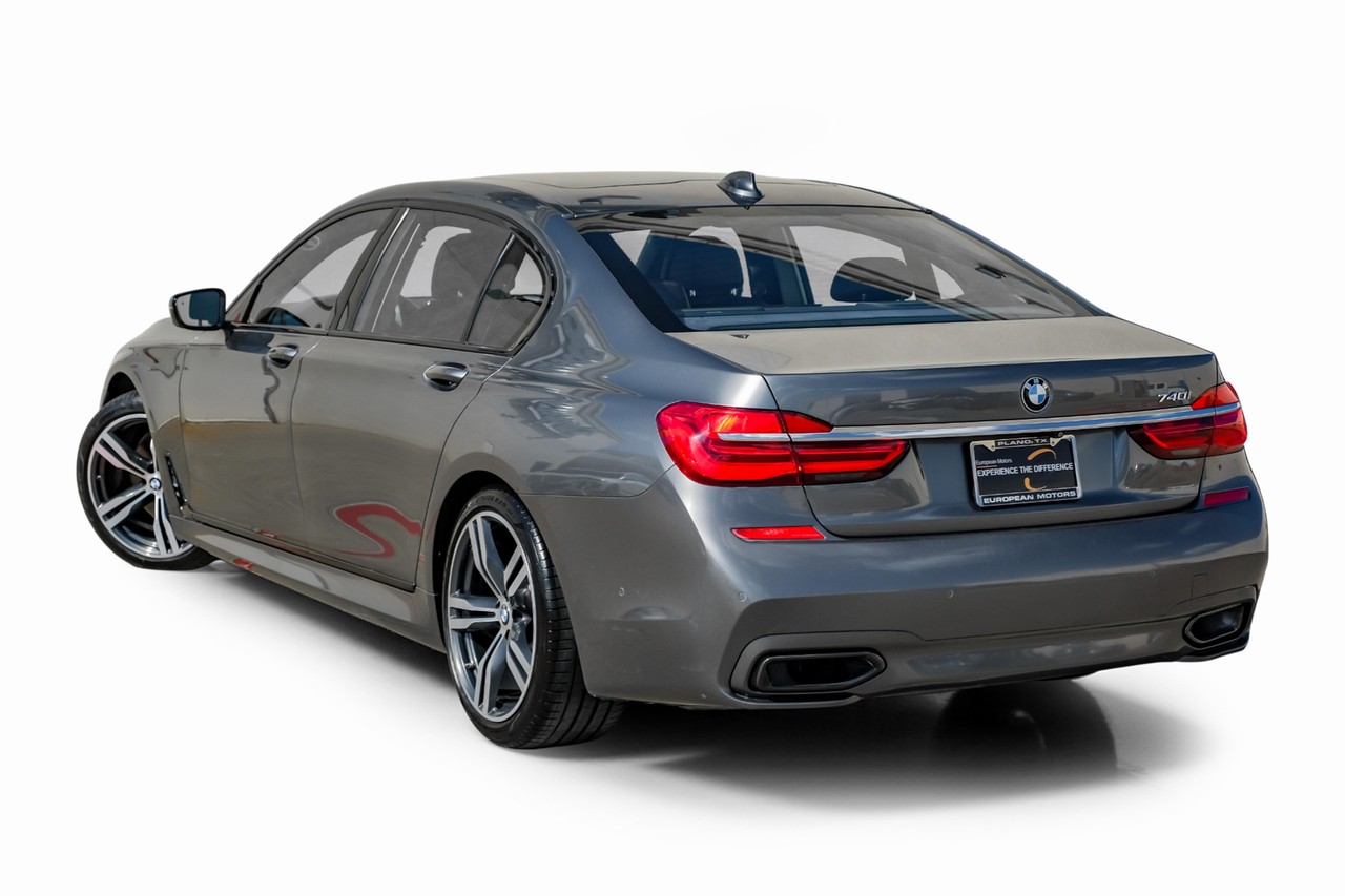 BMW 740i Vehicle Main Gallery Image 11