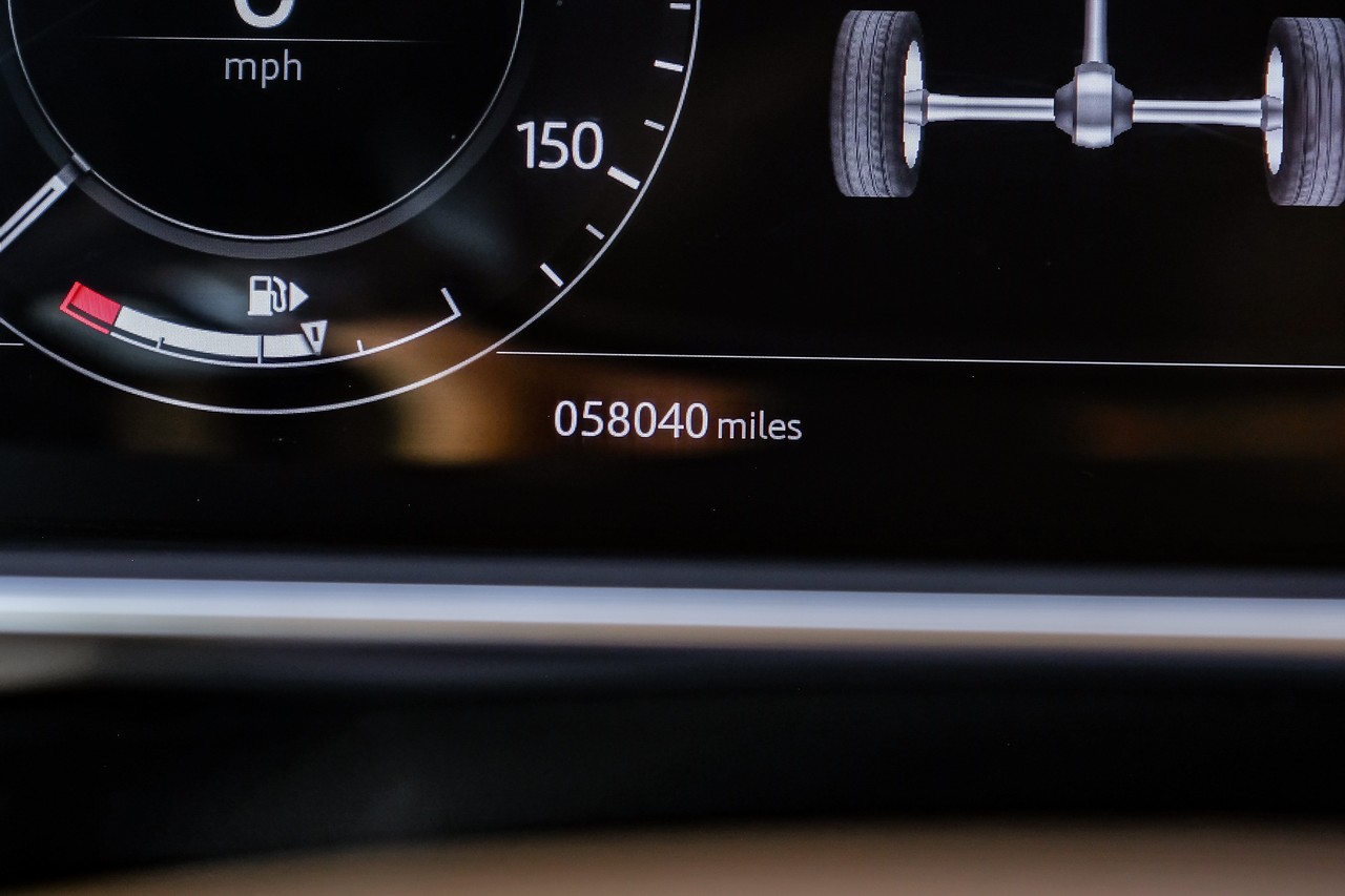 Land Rover Range Rover Sport Vehicle Main Gallery Image 22