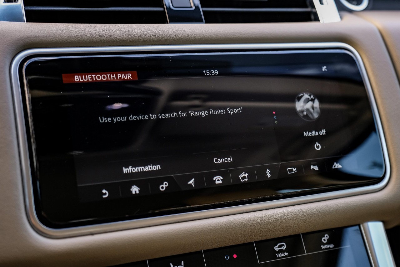 Land Rover Range Rover Sport Vehicle Main Gallery Image 29