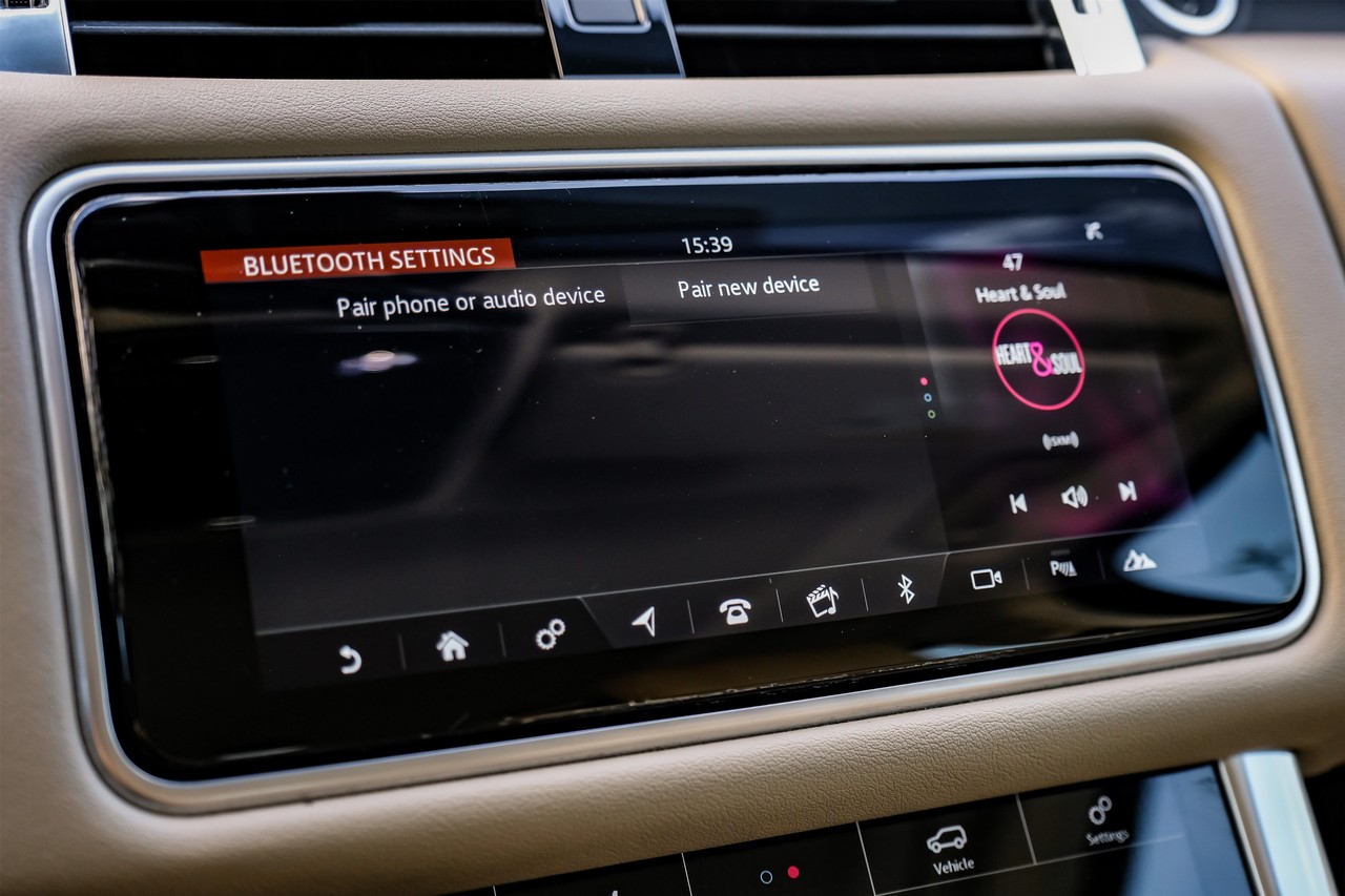 Land Rover Range Rover Sport Vehicle Main Gallery Image 31