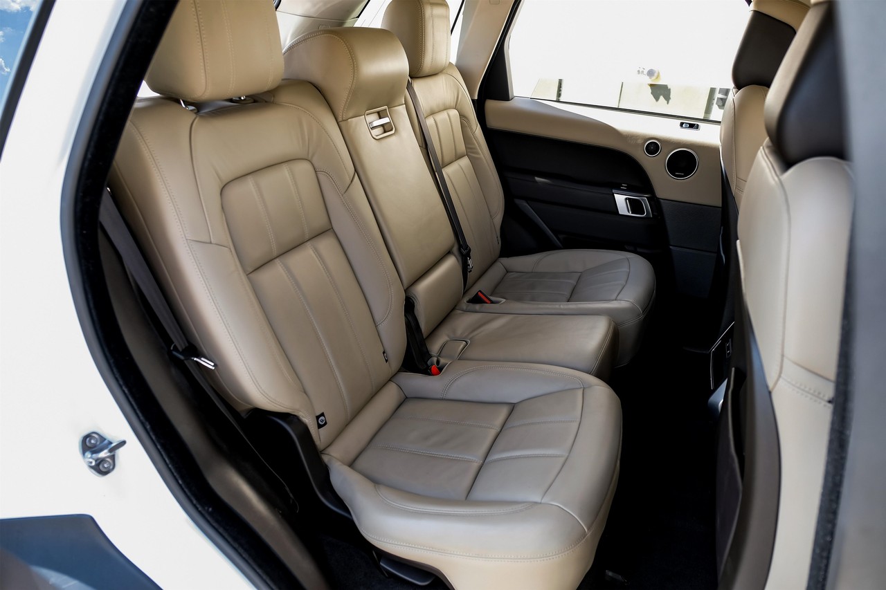 Land Rover Range Rover Sport Vehicle Main Gallery Image 36