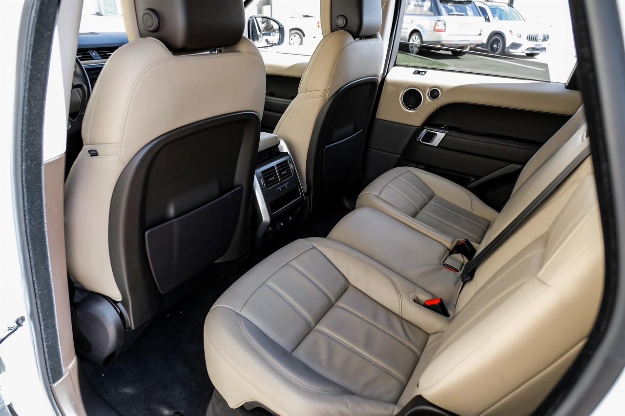 Land Rover Range Rover Sport Vehicle Main Gallery Image 38