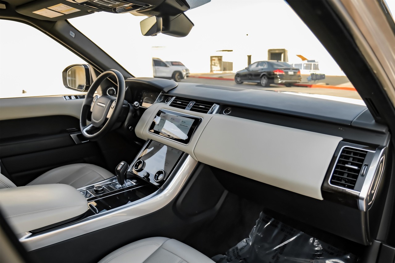 Land Rover Range Rover Sport Vehicle Main Gallery Image 14