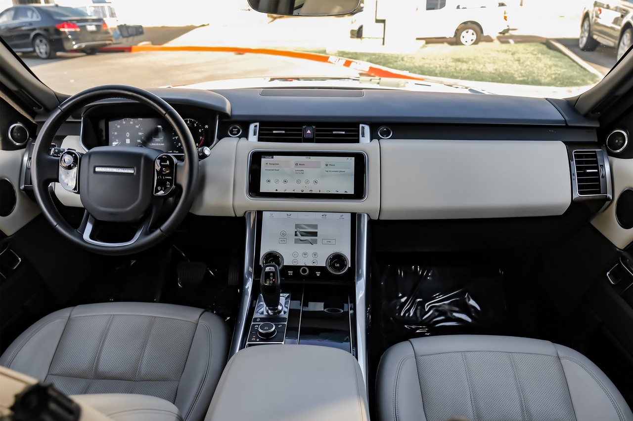 Land Rover Range Rover Sport Vehicle Main Gallery Image 15