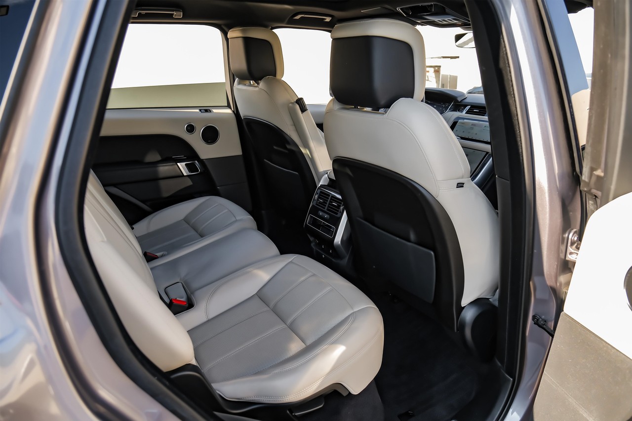 Land Rover Range Rover Sport Vehicle Main Gallery Image 25
