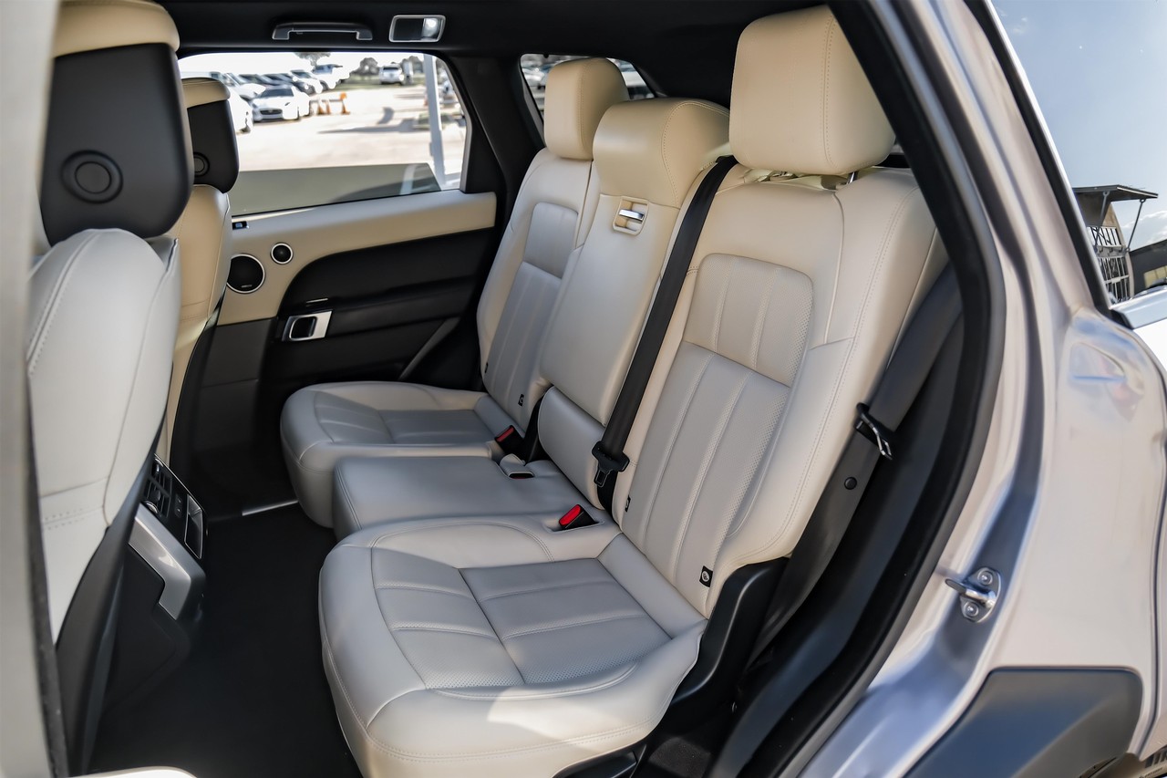 Land Rover Range Rover Sport Vehicle Main Gallery Image 27