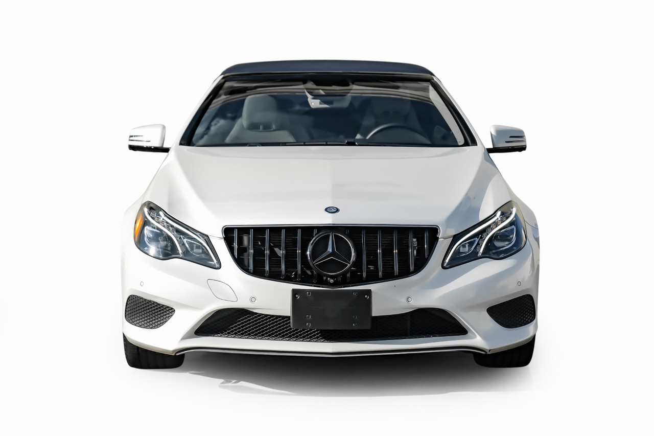 Mercedes-Benz E-Class Vehicle Main Gallery Image 06
