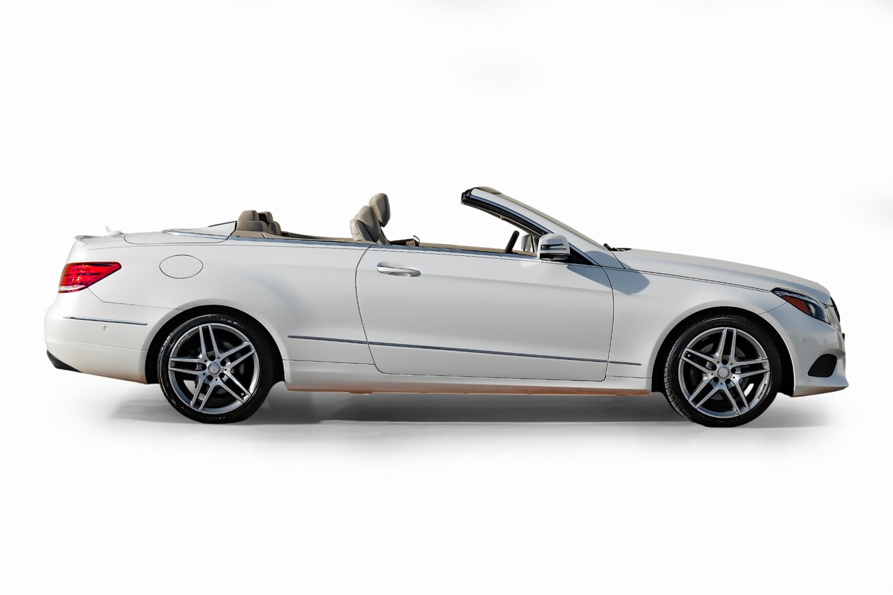 Mercedes-Benz E-Class Vehicle Main Gallery Image 08