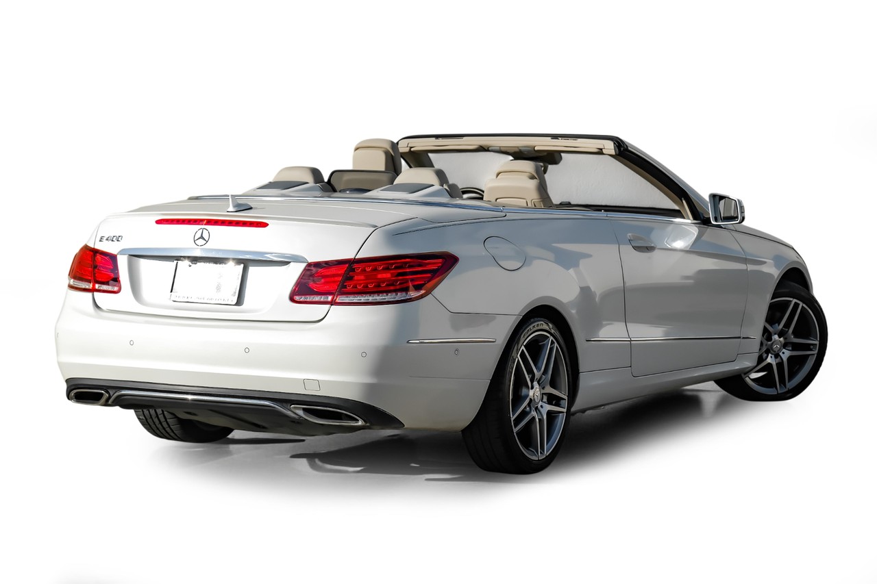 Mercedes-Benz E-Class Vehicle Main Gallery Image 09