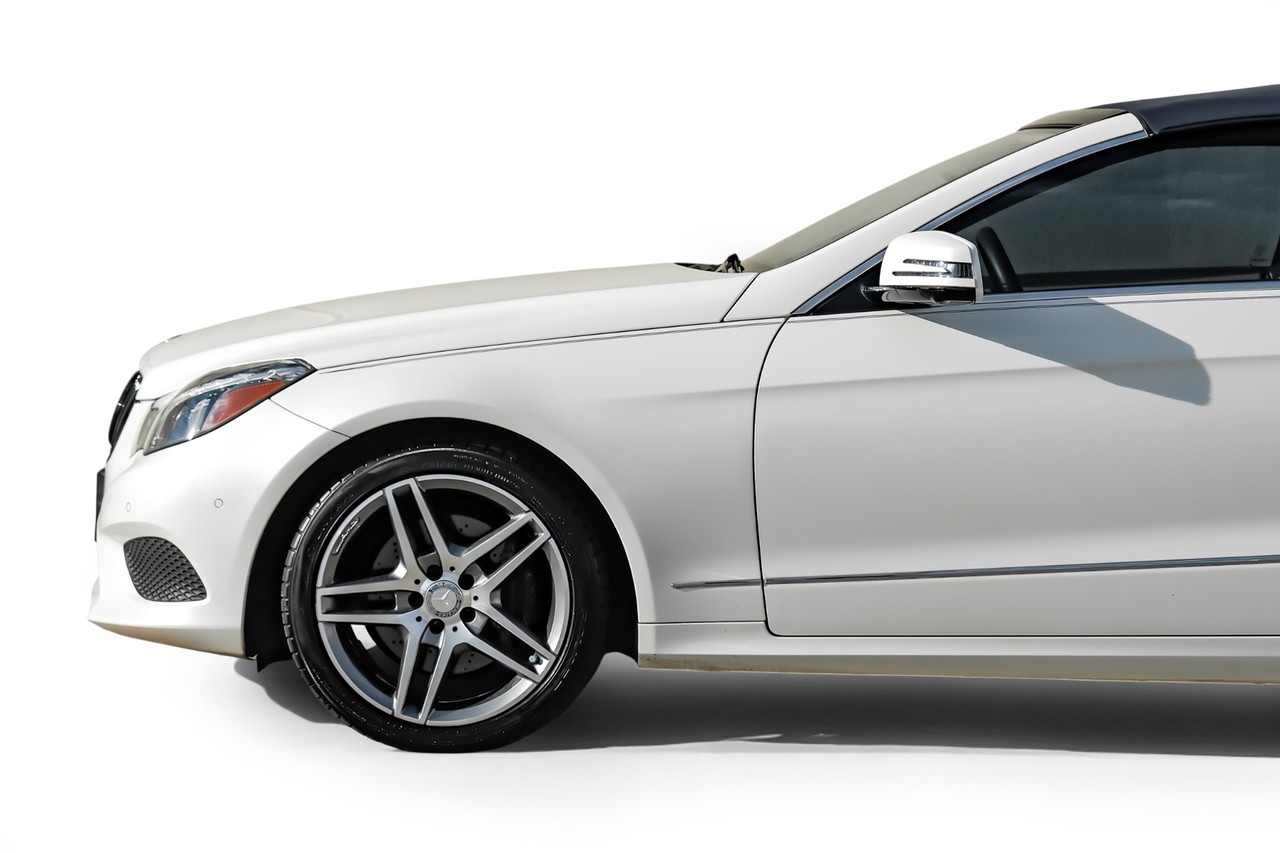 Mercedes-Benz E-Class Vehicle Main Gallery Image 13