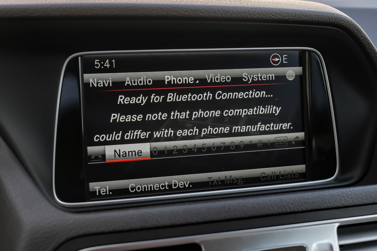 Mercedes-Benz E-Class Vehicle Main Gallery Image 29