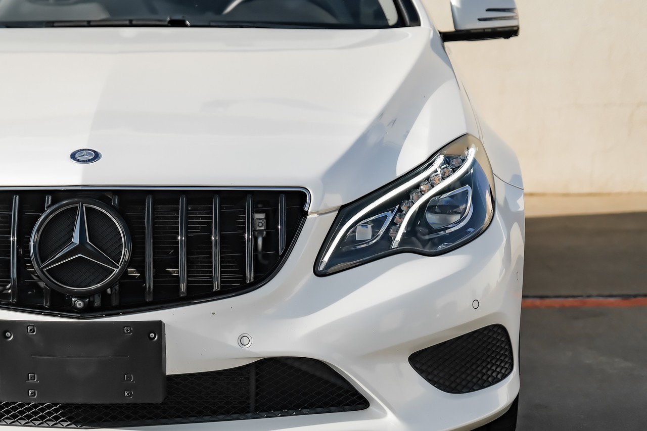 Mercedes-Benz E-Class Vehicle Main Gallery Image 42