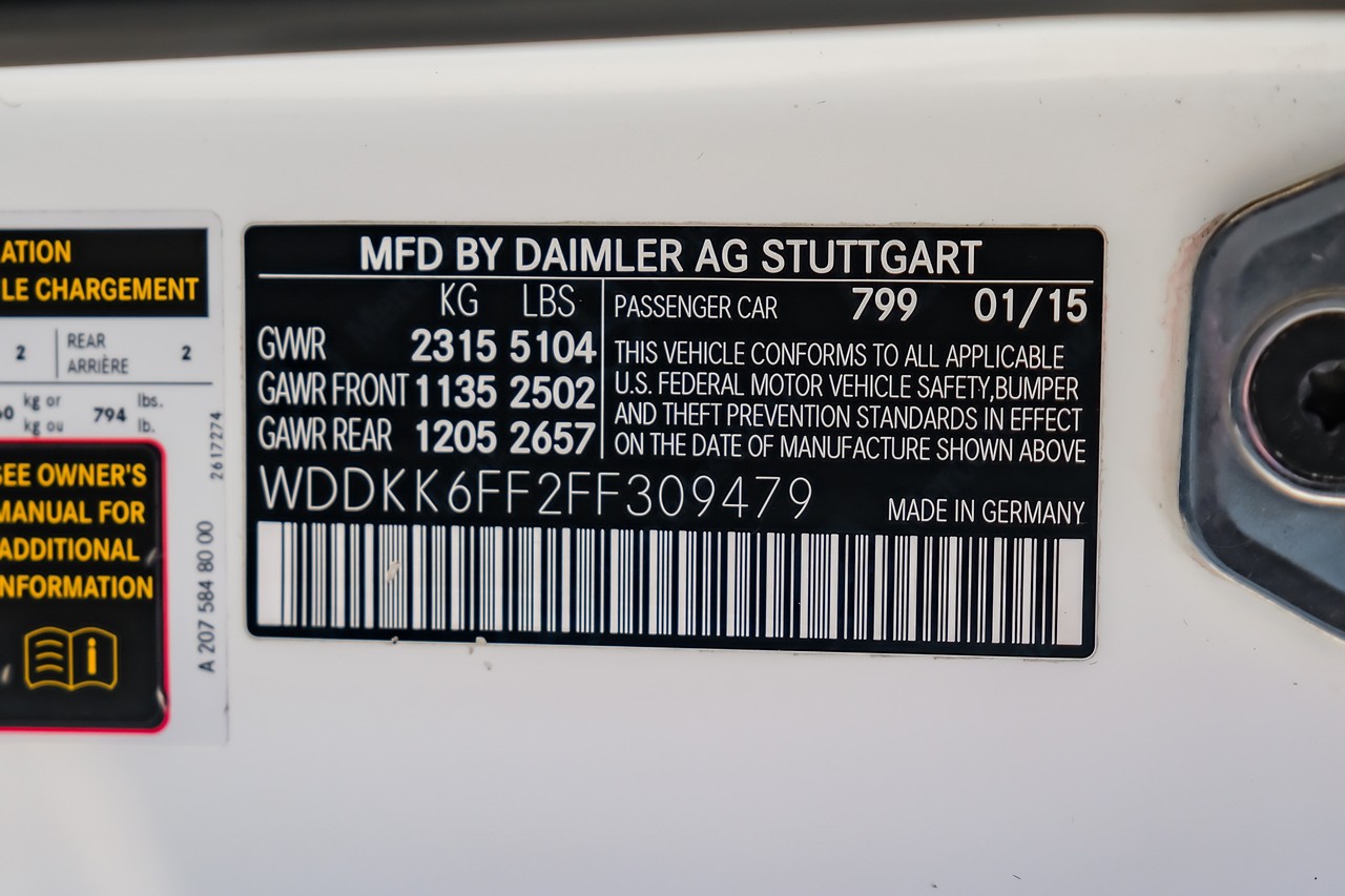Mercedes-Benz E-Class Vehicle Main Gallery Image 49