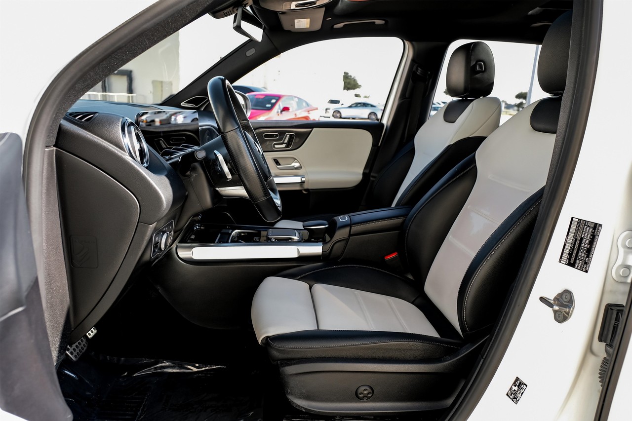 2021 Mercedes Benz GLB AMG 35 photo 3